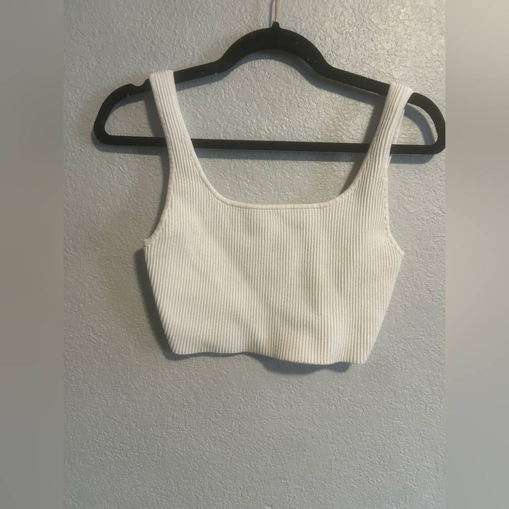 Aritzia babaton sculpt knit tank - Picture 2 of 6